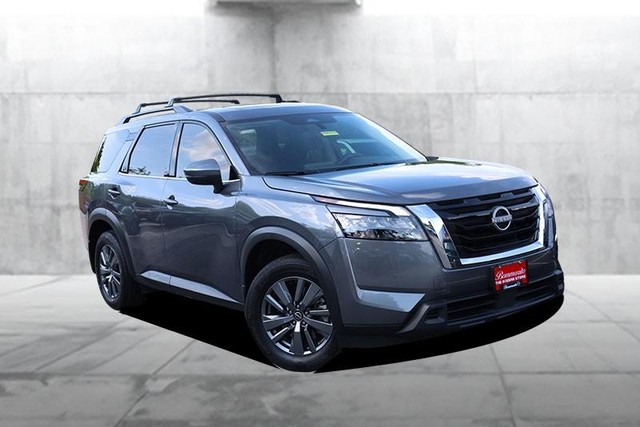 Nissan Pathfinder Vehicle Image 02