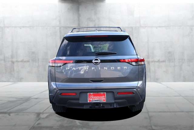 Nissan Pathfinder Vehicle Image 06