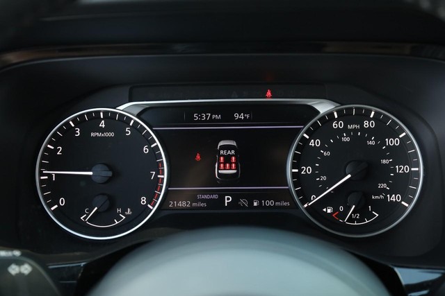 Nissan Pathfinder Vehicle Image 14