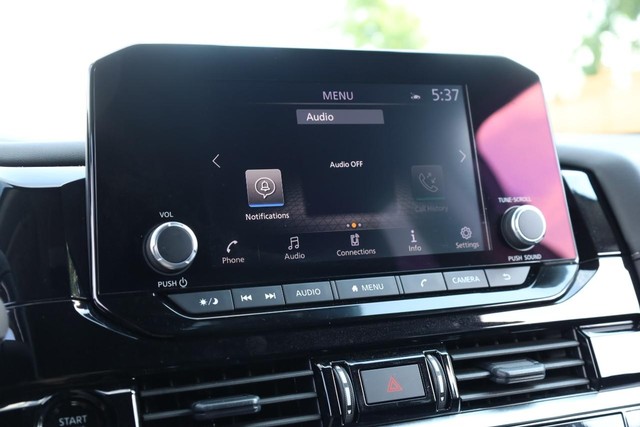 Nissan Pathfinder Vehicle Image 15