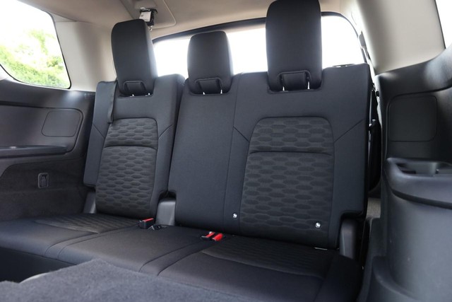 Nissan Pathfinder Vehicle Image 28