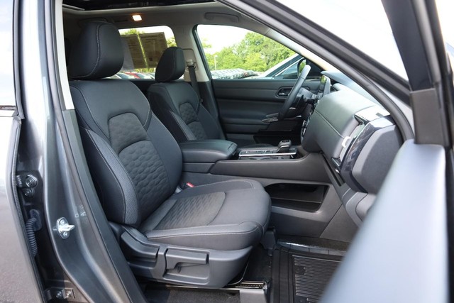 Nissan Pathfinder Vehicle Image 29