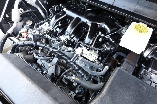 Nissan Pathfinder Vehicle Image 30