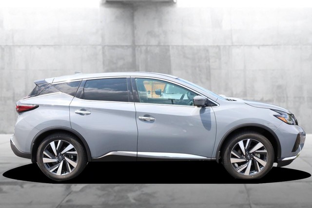 Nissan Murano Vehicle Full-screen Gallery Image 5