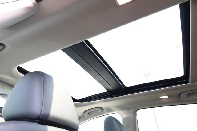 Nissan Murano Vehicle Full-screen Gallery Image 10