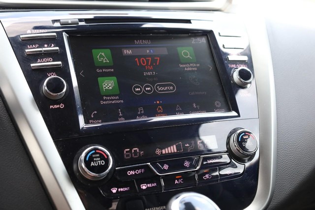 Nissan Murano Vehicle Full-screen Gallery Image 13