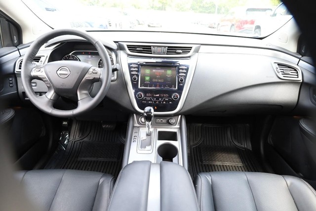 Nissan Murano Vehicle Full-screen Gallery Image 25