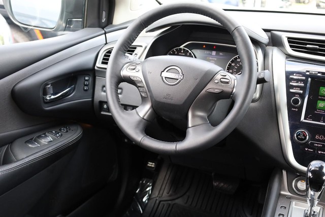 Nissan Murano Vehicle Full-screen Gallery Image 26