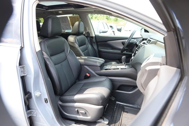 Nissan Murano Vehicle Full-screen Gallery Image 27