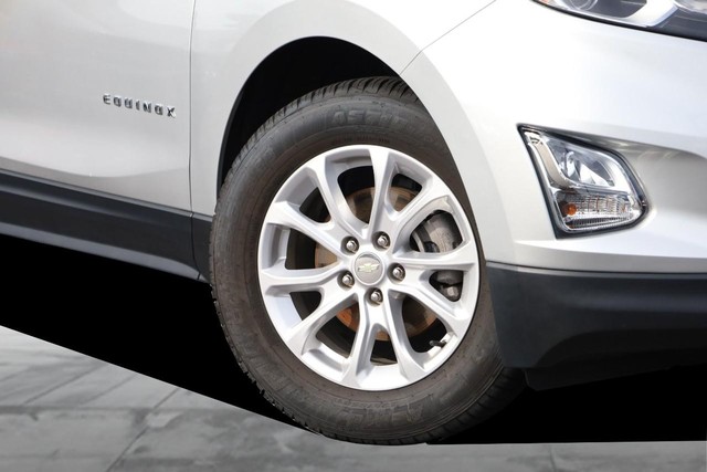 Chevrolet Equinox Vehicle Full-screen Gallery Image 3