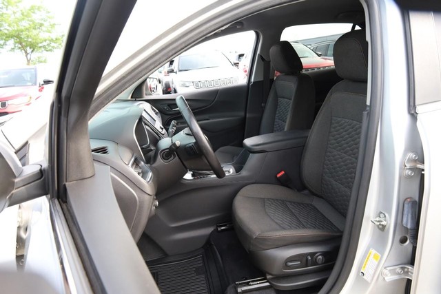 Chevrolet Equinox Vehicle Full-screen Gallery Image 8