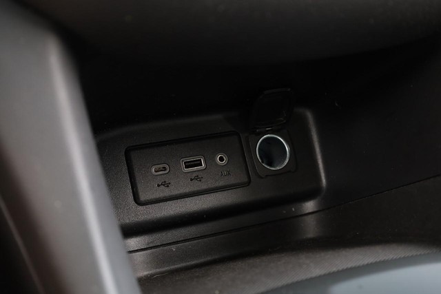 Chevrolet Equinox Vehicle Full-screen Gallery Image 14