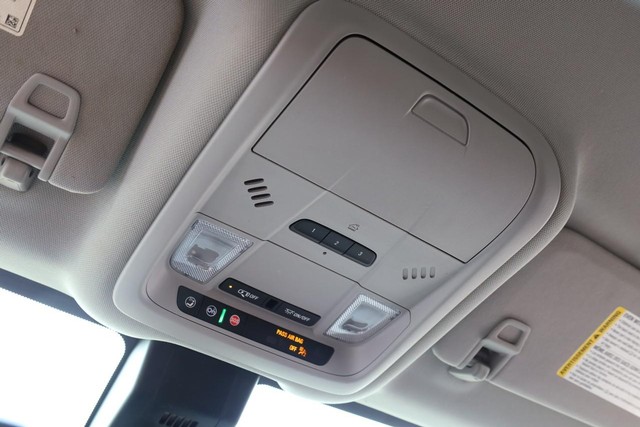 Chevrolet Equinox Vehicle Full-screen Gallery Image 16