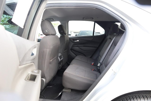 Chevrolet Equinox Vehicle Full-screen Gallery Image 20