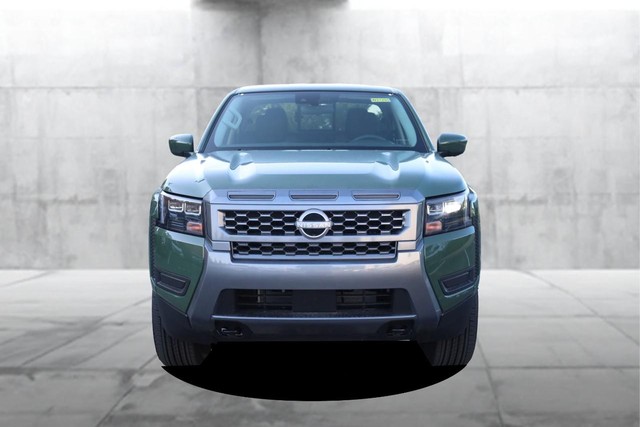 Nissan Frontier Vehicle Full-screen Gallery Image 4