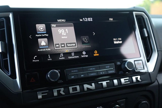 Nissan Frontier Vehicle Full-screen Gallery Image 11
