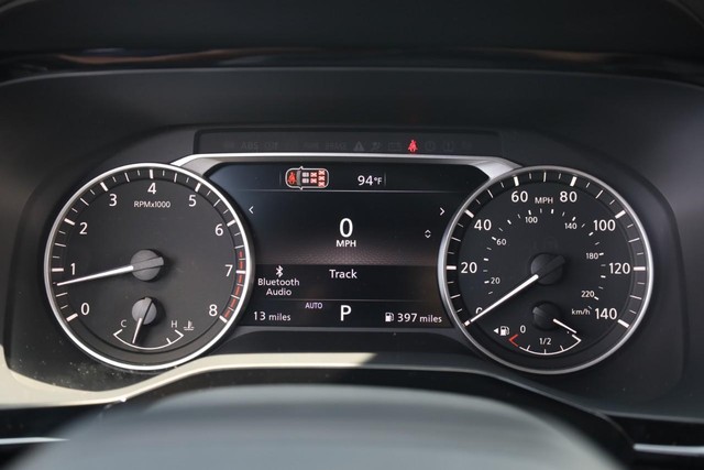 Nissan Pathfinder Vehicle Full-screen Gallery Image 12