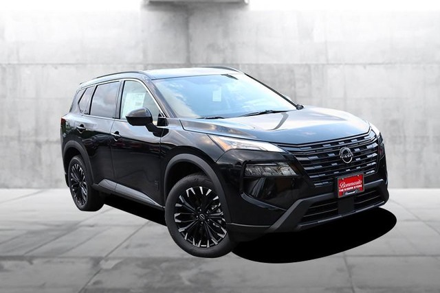 Nissan Rogue Vehicle Full-screen Gallery Image 2