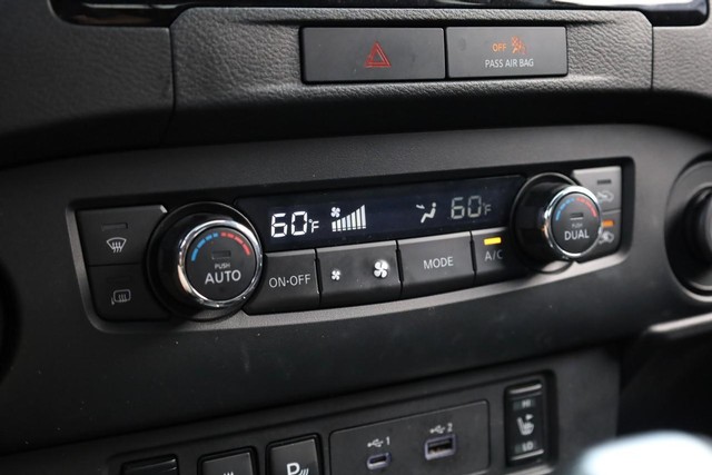 Nissan Frontier Vehicle Image 14