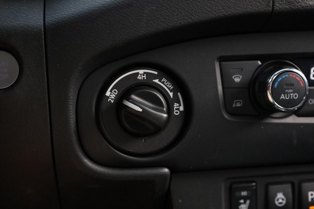 Nissan Frontier Vehicle Image 16