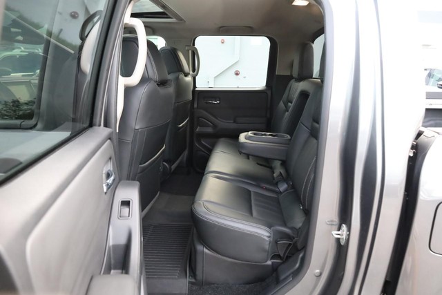Nissan Frontier Vehicle Image 21