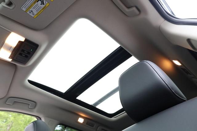 Nissan Pathfinder Vehicle Image 11