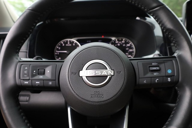 Nissan Pathfinder Vehicle Image 13