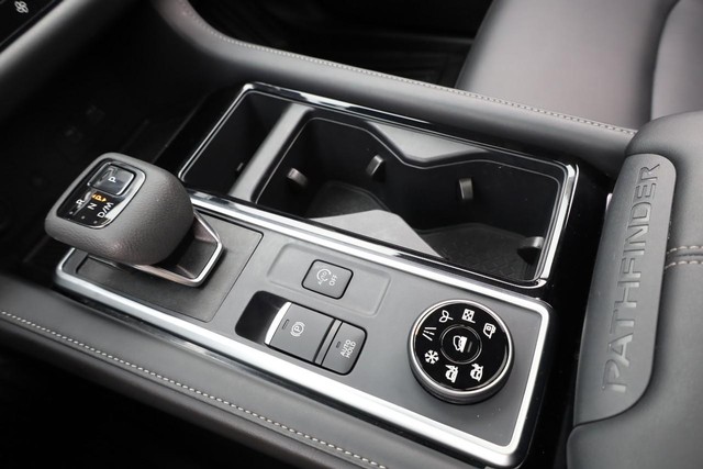 Nissan Pathfinder Vehicle Image 20