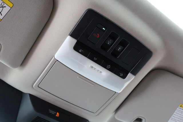 Nissan Pathfinder Vehicle Image 21