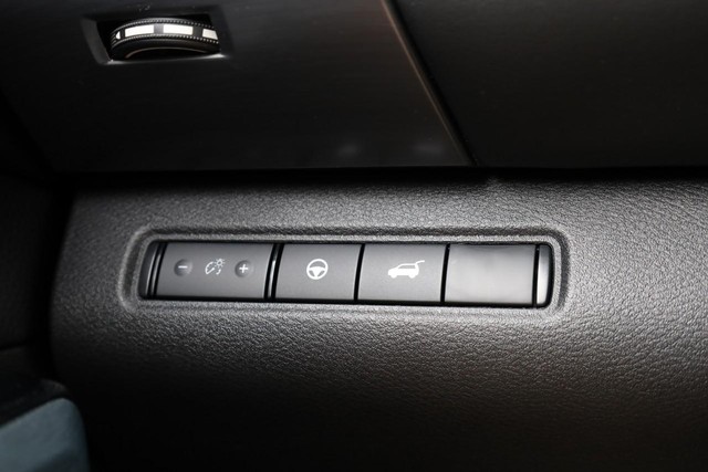 Nissan Pathfinder Vehicle Image 23