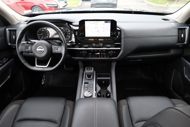 Nissan Pathfinder Vehicle Image 28