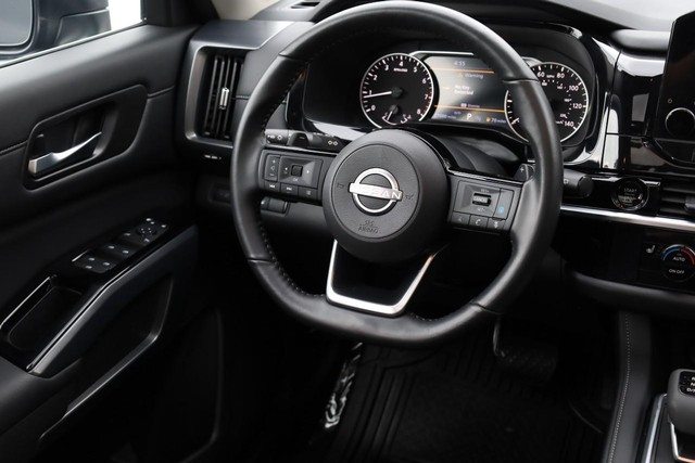 Nissan Pathfinder Vehicle Image 29
