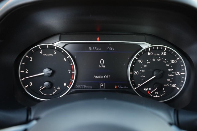 Nissan Altima Vehicle Image 10