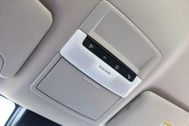 Nissan Altima Vehicle Image 16