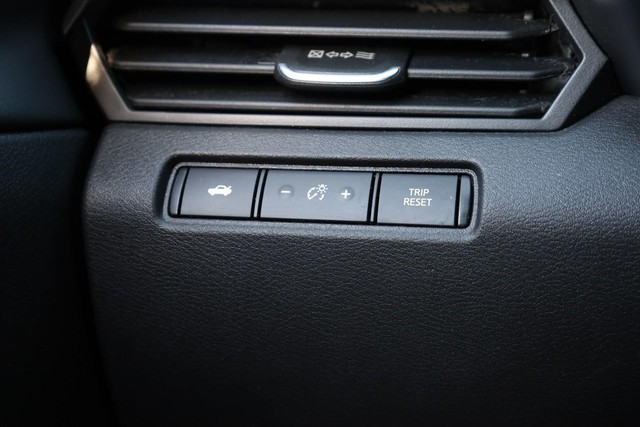 Nissan Altima Vehicle Image 18