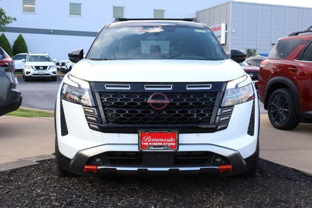 Nissan Pathfinder Vehicle Image 04