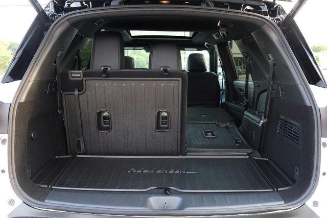 Nissan Pathfinder Vehicle Image 09