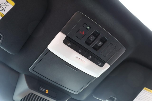 Nissan Pathfinder Vehicle Image 22