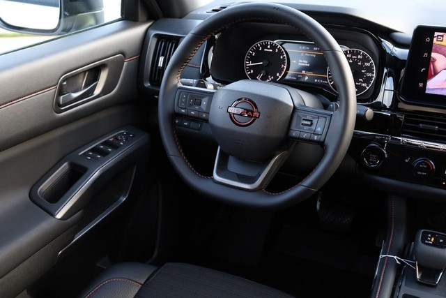 Nissan Pathfinder Vehicle Image 29