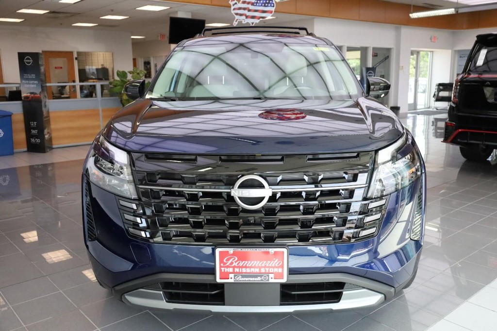 Nissan Pathfinder Vehicle Image 04