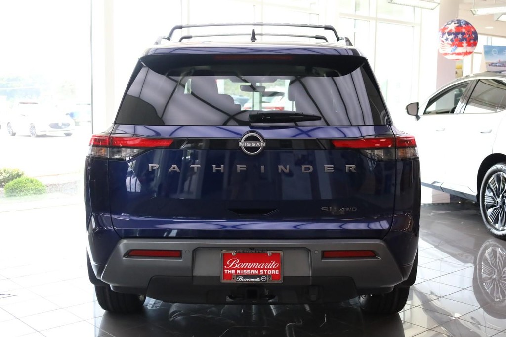 Nissan Pathfinder Vehicle Image 06