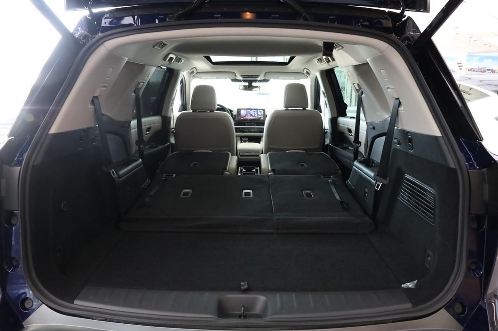 Nissan Pathfinder Vehicle Image 09