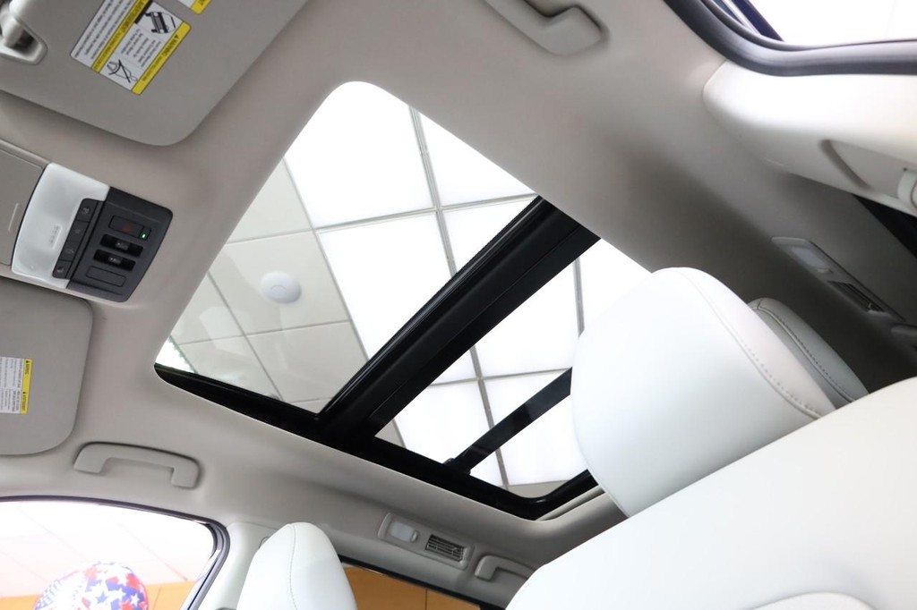 Nissan Pathfinder Vehicle Image 11