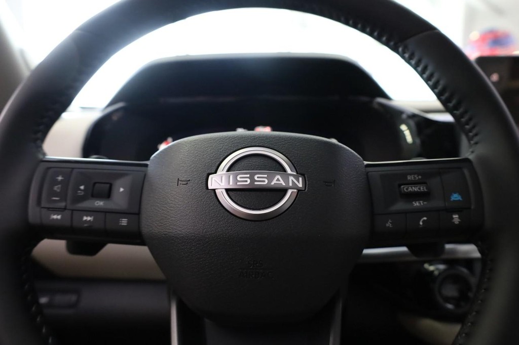 Nissan Pathfinder Vehicle Image 13