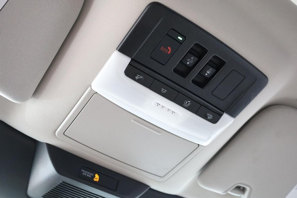 Nissan Pathfinder Vehicle Image 21