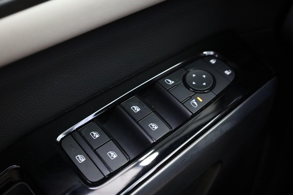 Nissan Pathfinder Vehicle Image 22