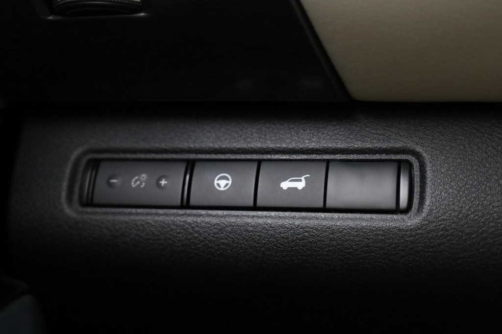 Nissan Pathfinder Vehicle Image 23