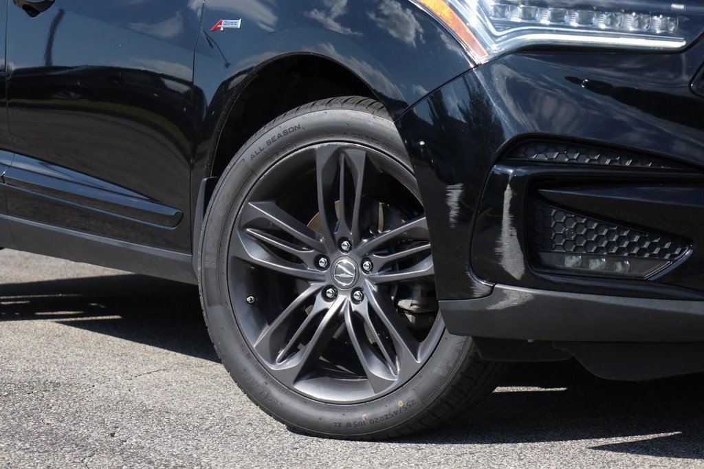 Acura RDX Vehicle Full-screen Gallery Image 3