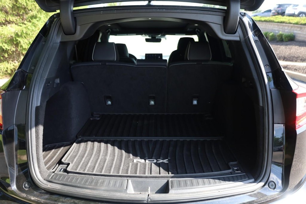 Acura RDX Vehicle Full-screen Gallery Image 7
