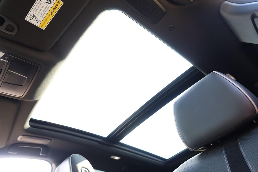 Acura RDX Vehicle Full-screen Gallery Image 9
